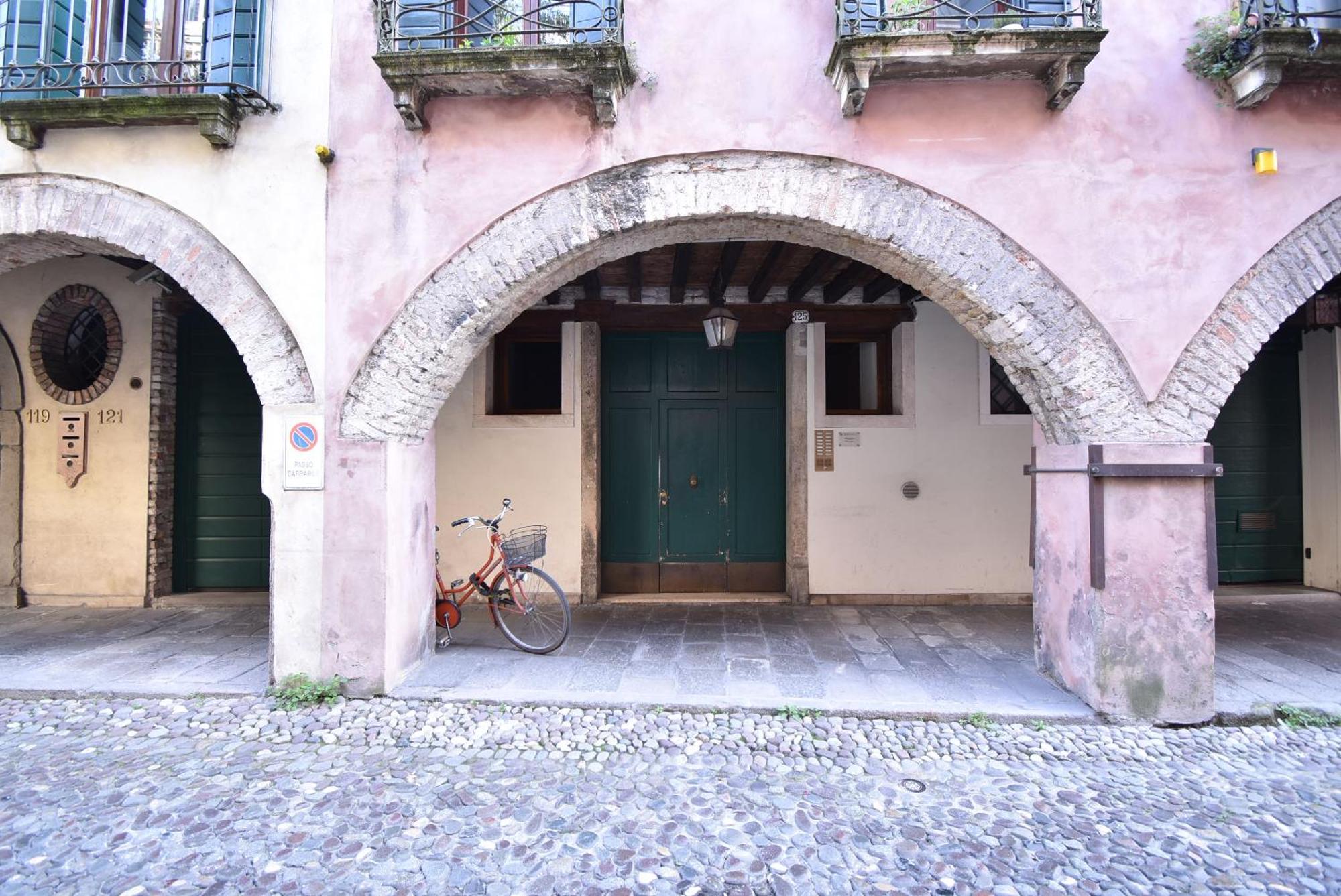 Welc-Om Savonarola Open Space Padova Exterior photo